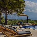 Saluto By Vintage Travel Villa