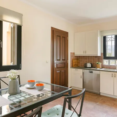 Saluto By Vintage Travel וילה