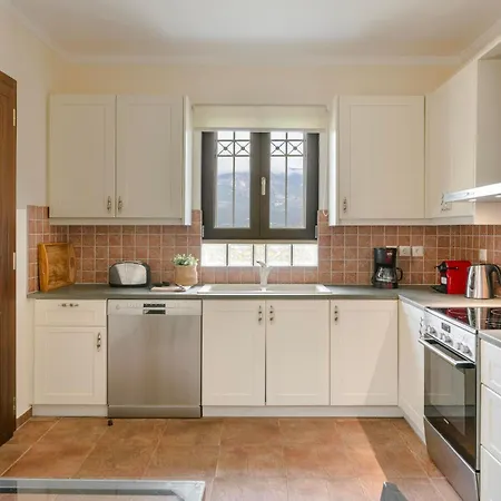 וילה Saluto By Vintage Travel