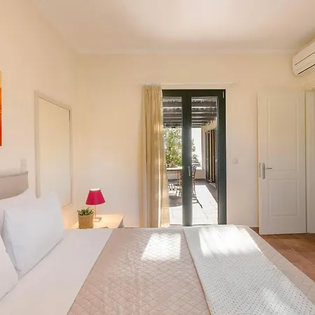 Saluto By Vintage Travel וילה