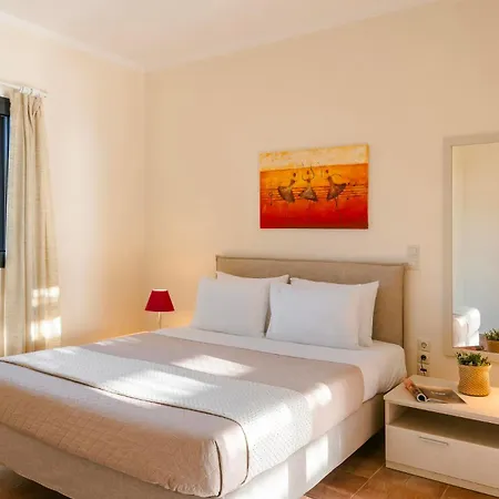 וילה Saluto By Vintage Travel *