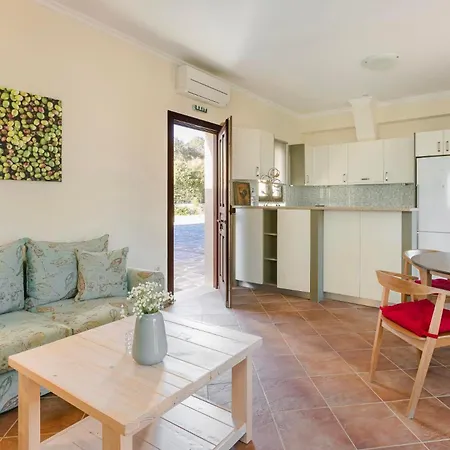 Saluto By Vintage Travel * ספרטיה